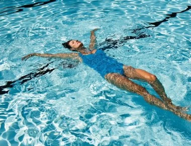 Κολύμβηση: Επτά κανόνες που μπορούν να σας σώσουν τη ζωή (βίντεο)